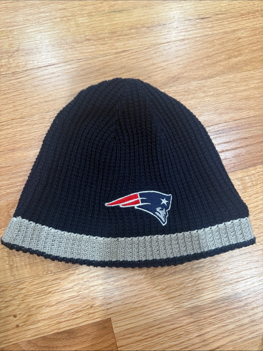 NFL New England Patriots Black Knit Beanie with Gray Cuff